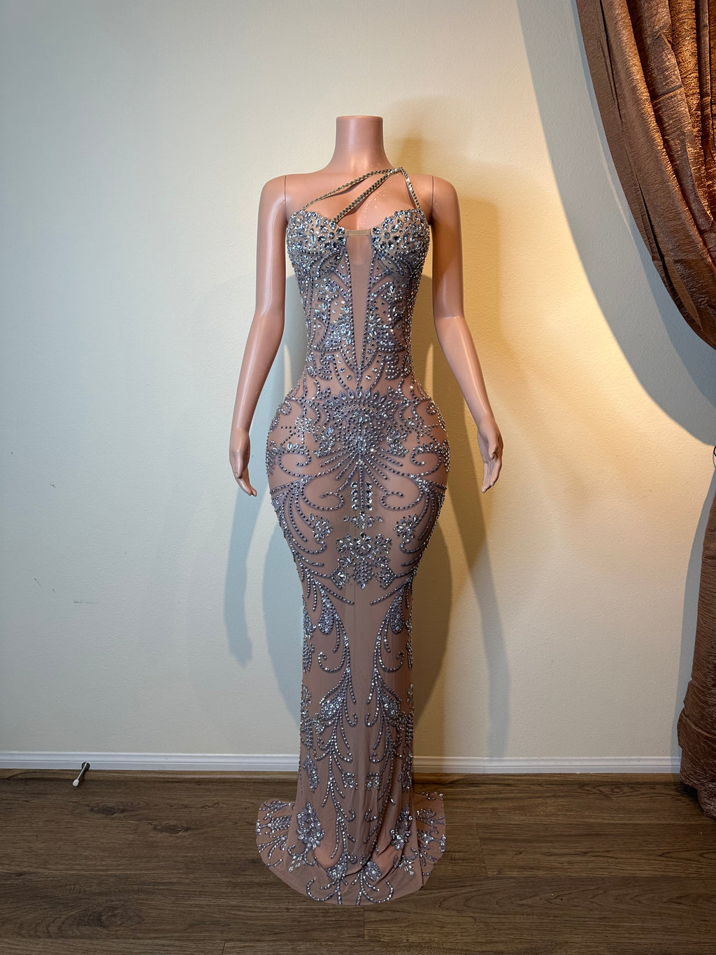 TITI GOWN