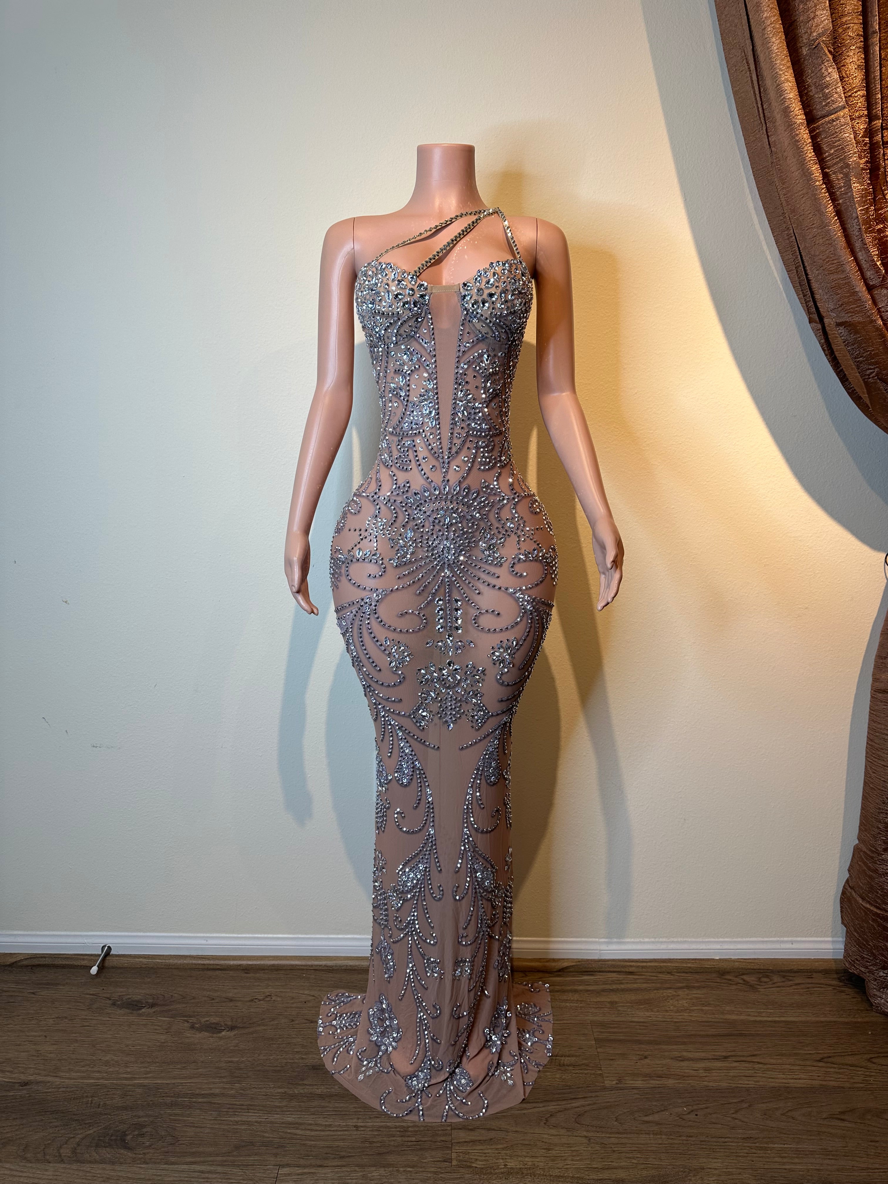 TITI GOWN