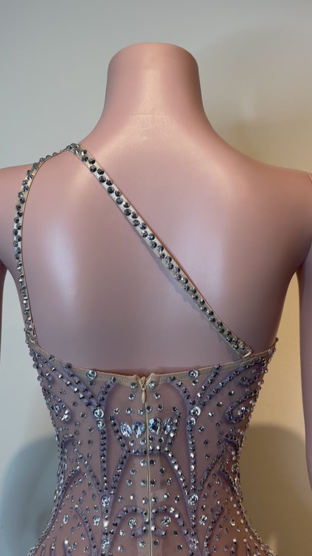 TITI GOWN