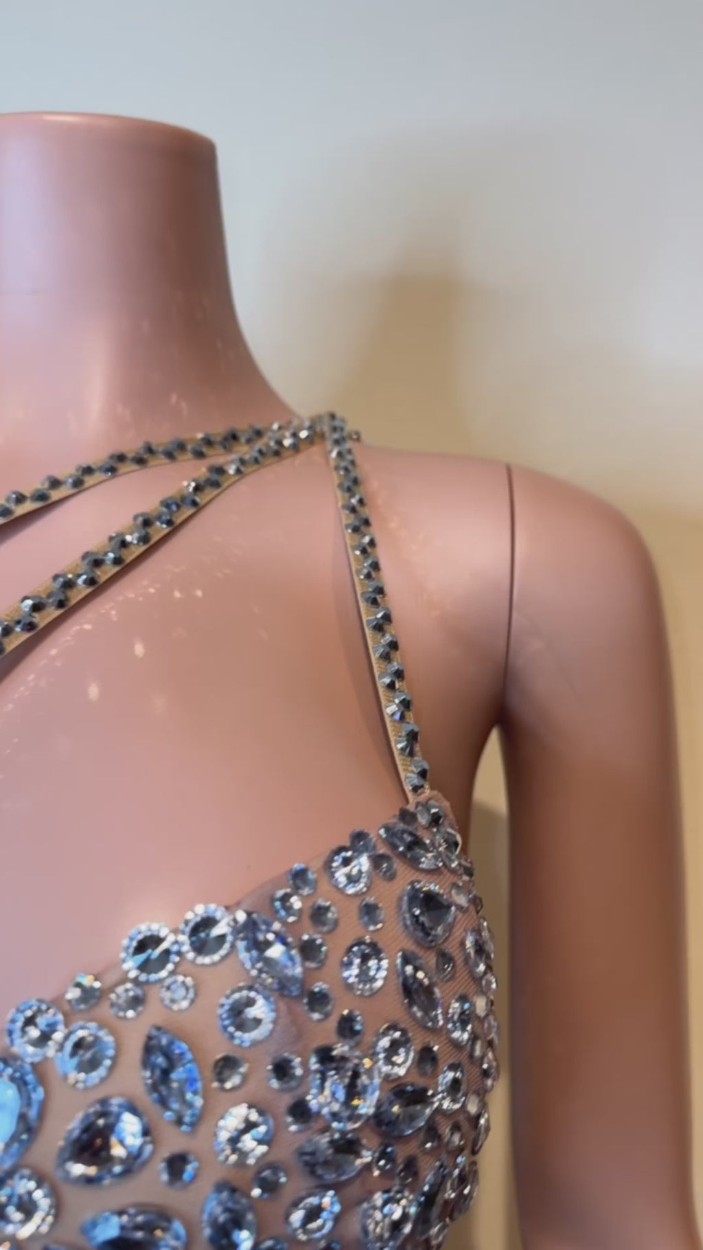 TITI GOWN